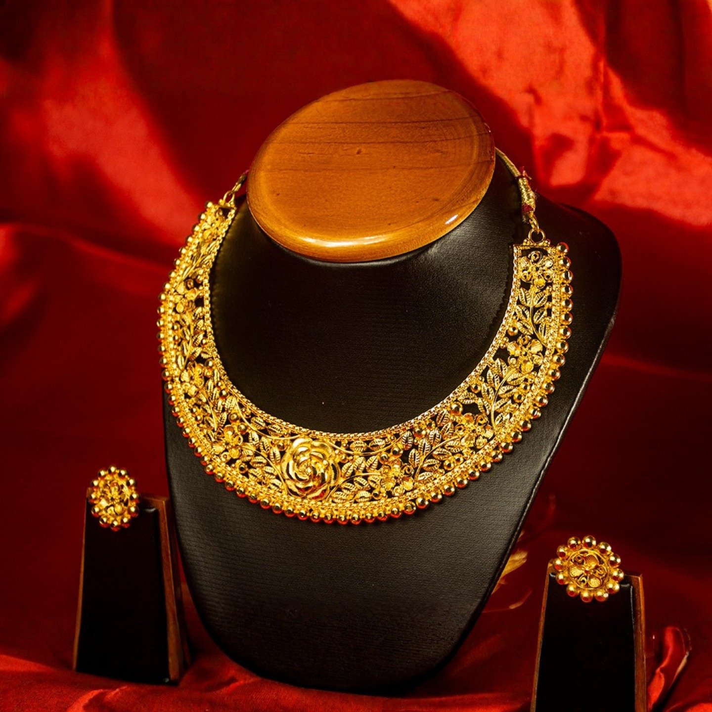 Zenvy Creation Premium 24KT Gold-Plated Rose Floral Choker Necklace - Image 2