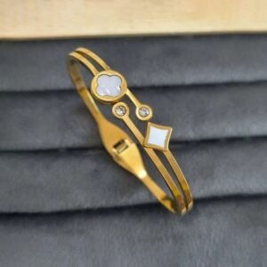 Gold-Plated Stainless Steel Clover-Themed Anti-Tarnish Bangle Style Bracelet